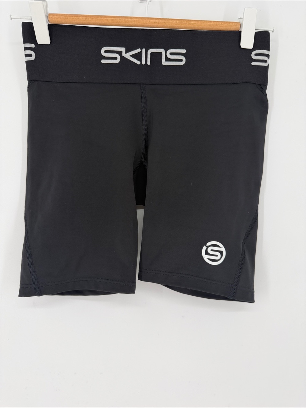 SKINS Women’s Small Black Compression Shorts High Waist Running Training - Picture 1 of 5